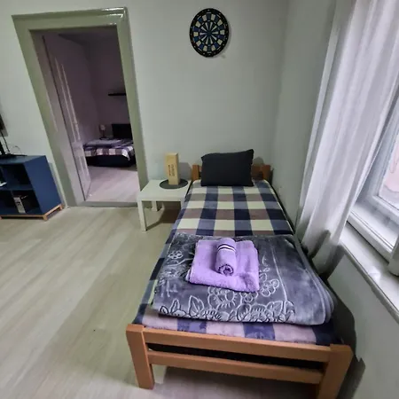 Downtown Mixed Beds Hostel *