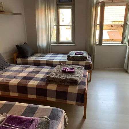 Hostel Downtown Mixed Beds Βελιγράδι